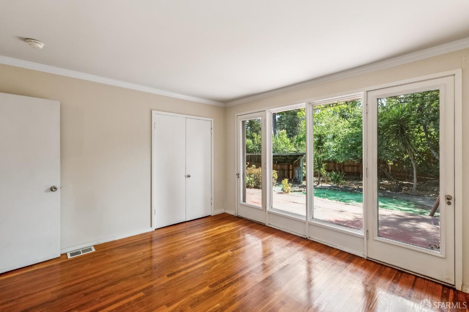 Detail Gallery Image 16 of 31 For 1151 Eastmoor Rd, Burlingame,  CA 94010 - 2 Beds | 1 Baths