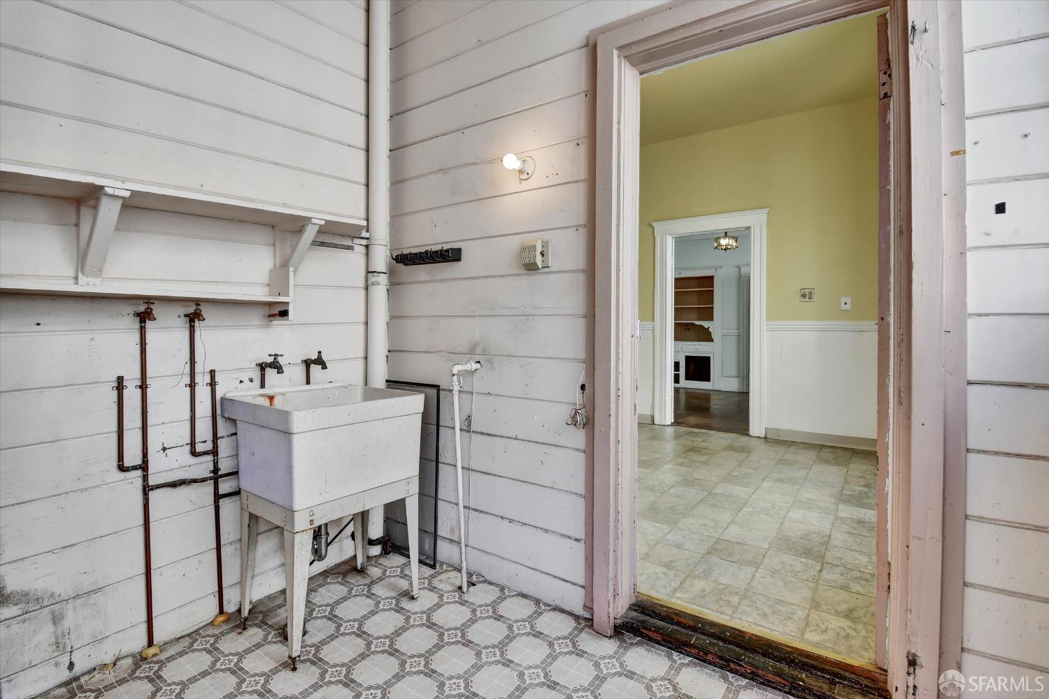 Detail Gallery Image 18 of 71 For 2711 Harrison St, San Francisco,  CA 94110 - – Beds | – Baths
