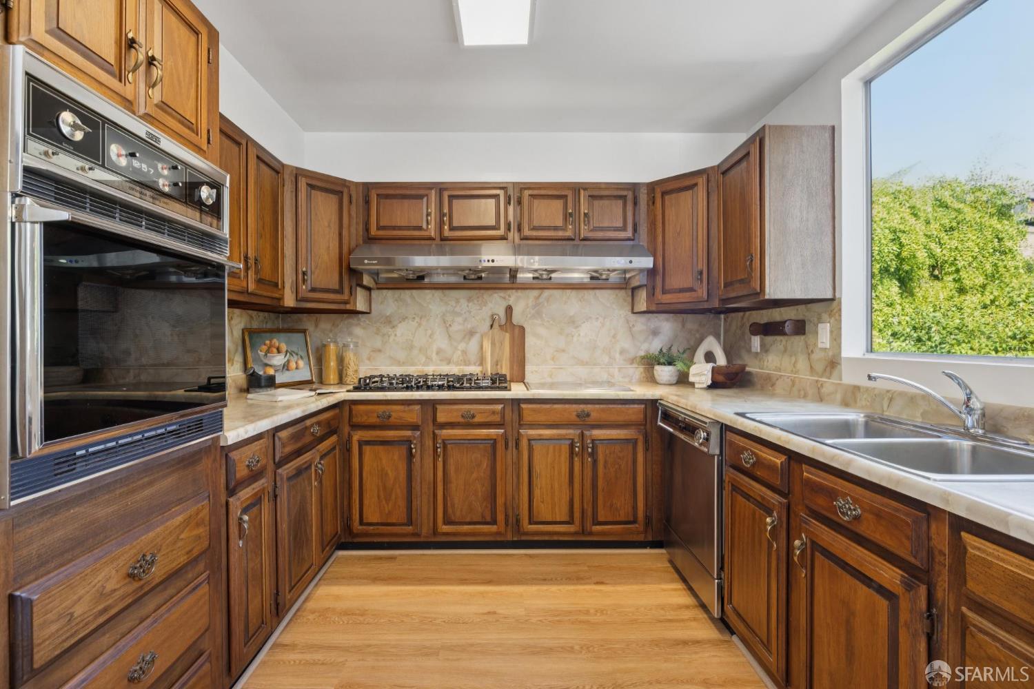Detail Gallery Image 13 of 93 For 3668 Sacramento St, San Francisco,  CA 94118 - – Beds | – Baths