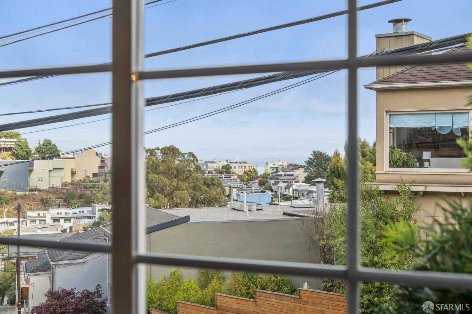 Detail Gallery Image 10 of 72 For 330 Los Palmos Dr, San Francisco,  CA 94127 - 3 Beds | 2 Baths
