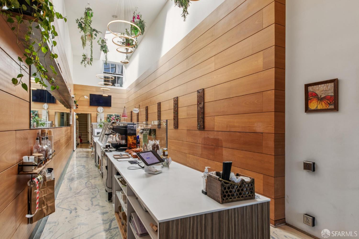 Detail Gallery Image 13 of 34 For 2138 Chestnut St, San Francisco,  CA 94123 - – Beds | – Baths