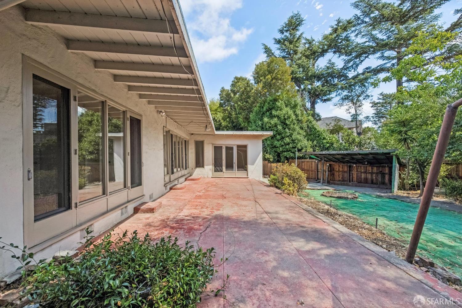 Detail Gallery Image 24 of 31 For 1151 Eastmoor Rd, Burlingame,  CA 94010 - 2 Beds | 1 Baths