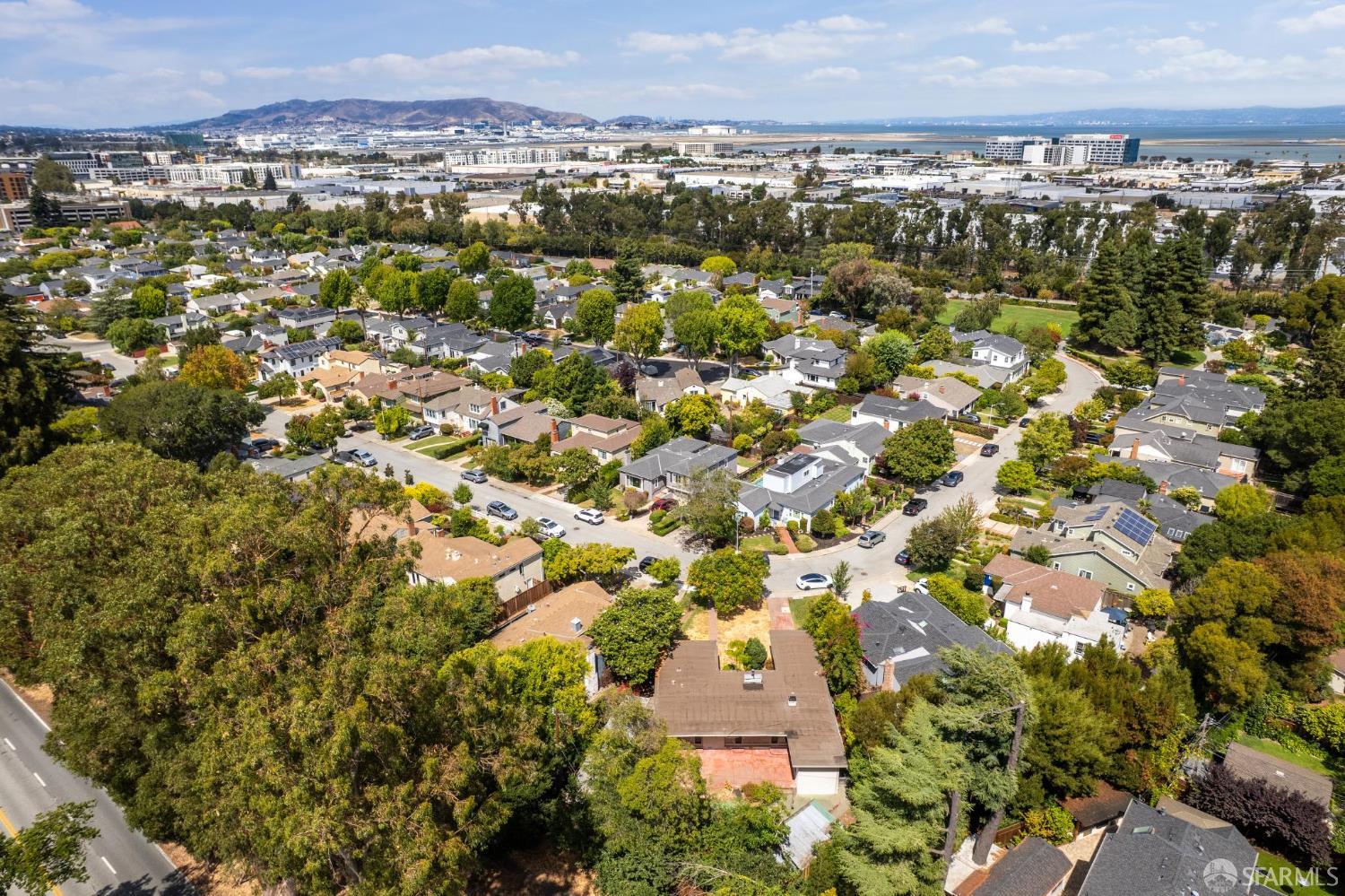 Detail Gallery Image 30 of 31 For 1151 Eastmoor Rd, Burlingame,  CA 94010 - 2 Beds | 1 Baths