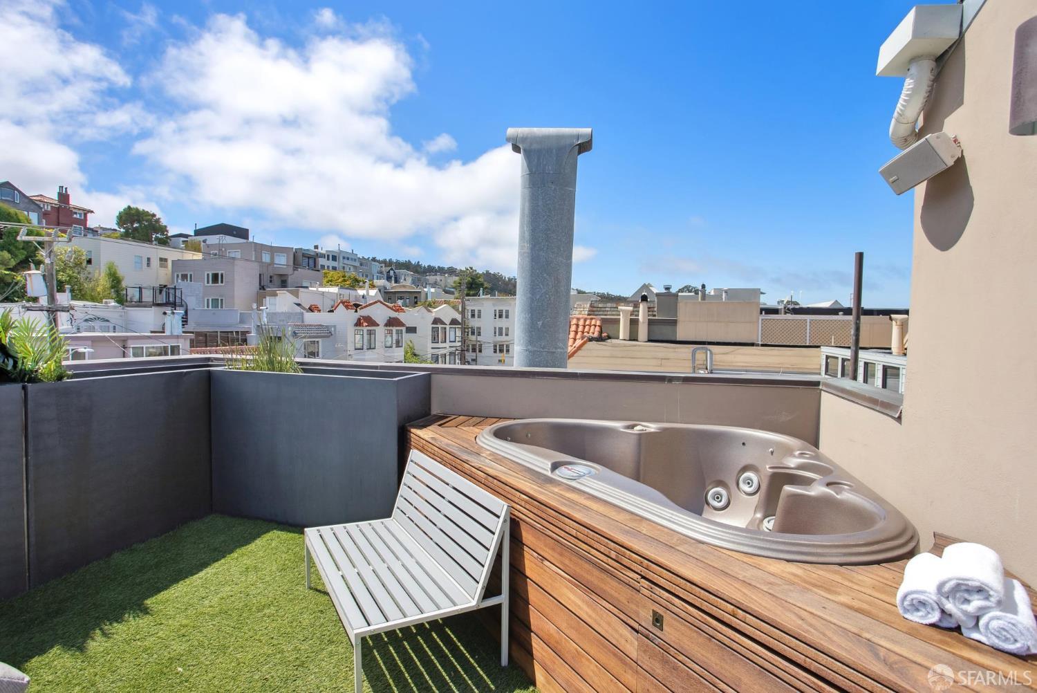 Detail Gallery Image 39 of 47 For 2550 Greenwich St, San Francisco,  CA 94123 - 4 Beds | 3/1 Baths