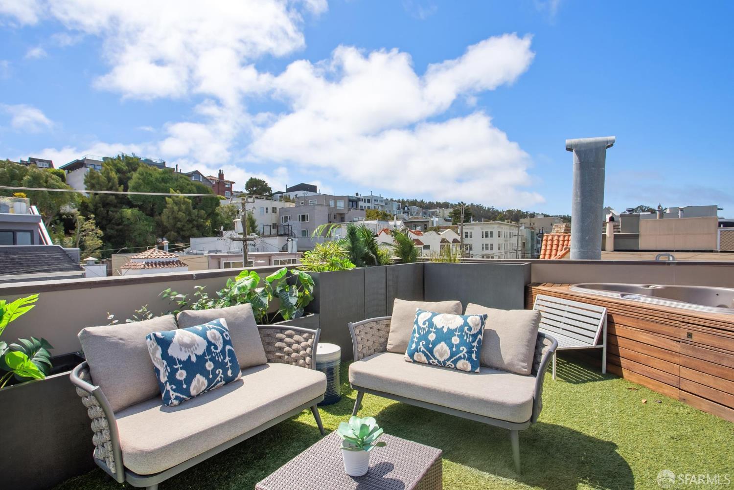 Detail Gallery Image 40 of 47 For 2550 Greenwich St, San Francisco,  CA 94123 - 4 Beds | 3/1 Baths