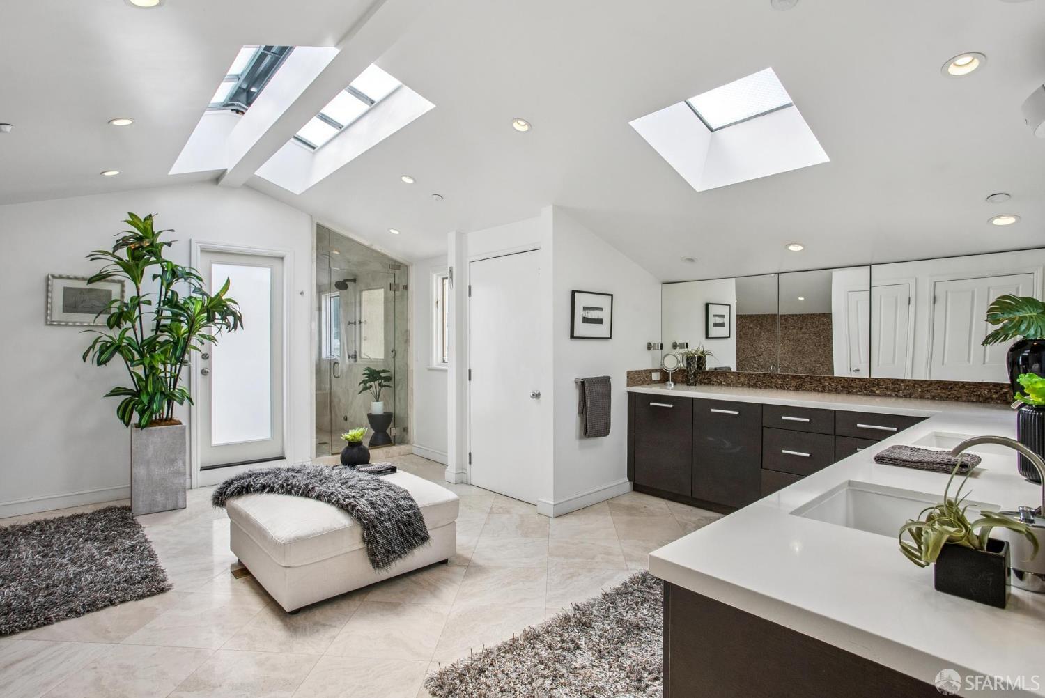 Detail Gallery Image 33 of 47 For 2550 Greenwich St, San Francisco,  CA 94123 - 4 Beds | 3/1 Baths