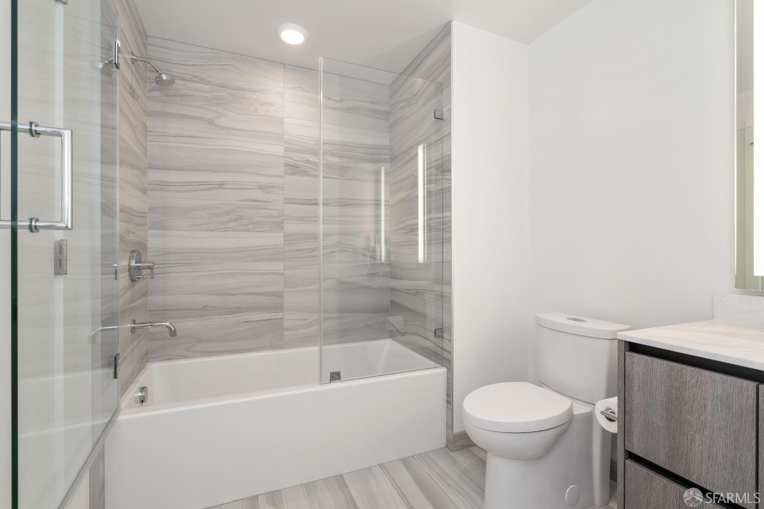 Photo #11: 425059767 Listing: Photo #11