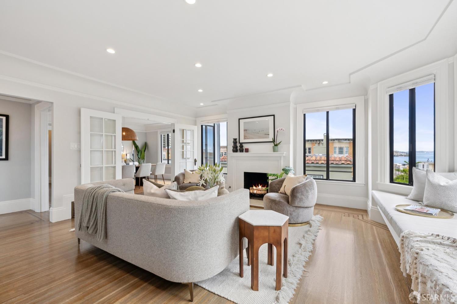 Detail Gallery Image 5 of 58 For 2841 Larkin St, San Francisco,  CA 94019 - 4 Beds | 3/1 Baths