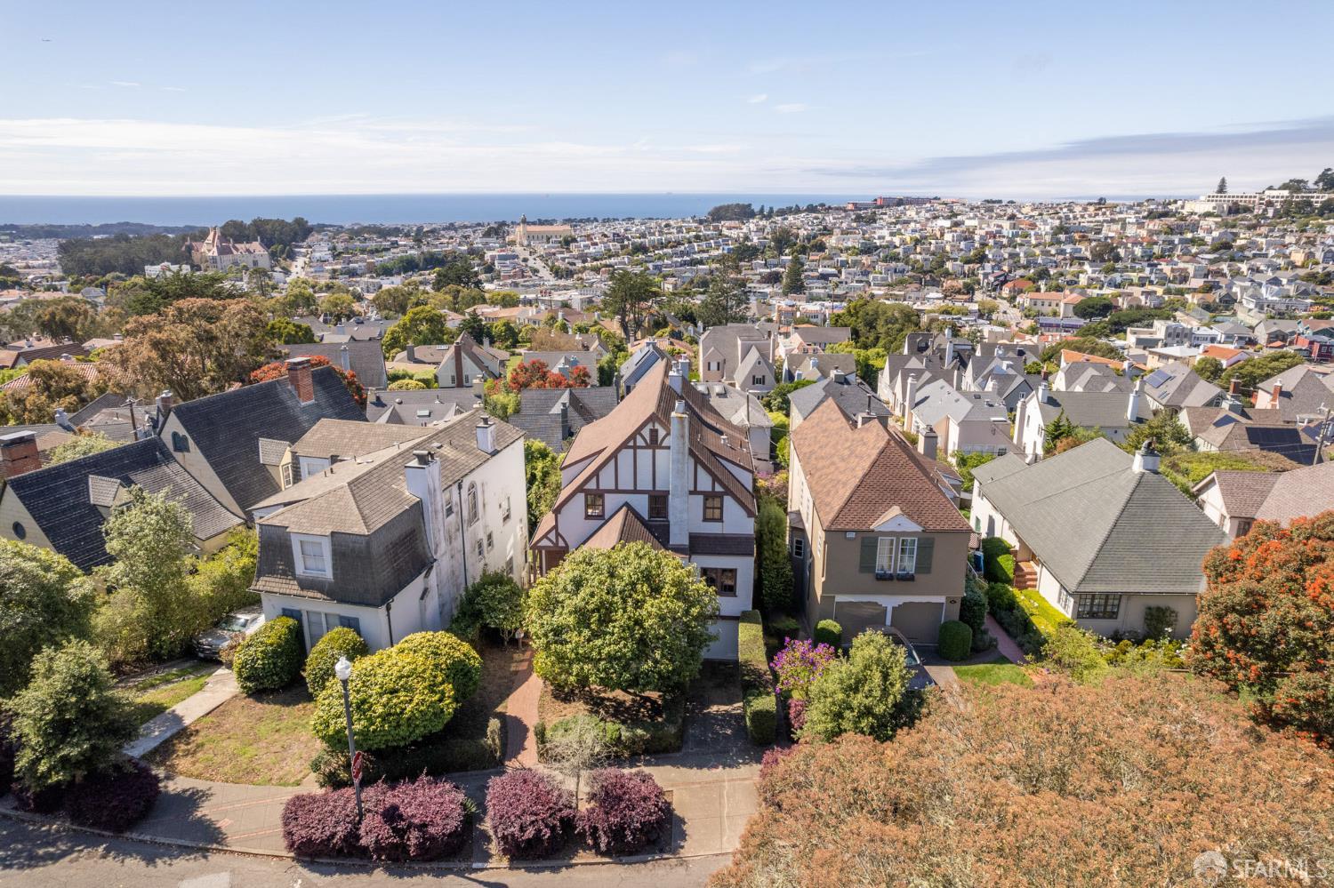 Detail Gallery Image 2 of 46 For 92 San Pablo Ave, San Francisco,  CA 94127 - 4 Beds | 3 Baths