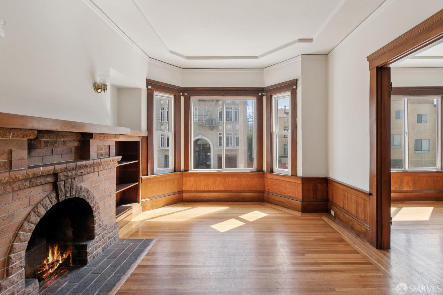 Detail Gallery Image 11 of 17 For 1374 Chestnut St, San Francisco,  CA 94123 - 4 Beds | 2 Baths