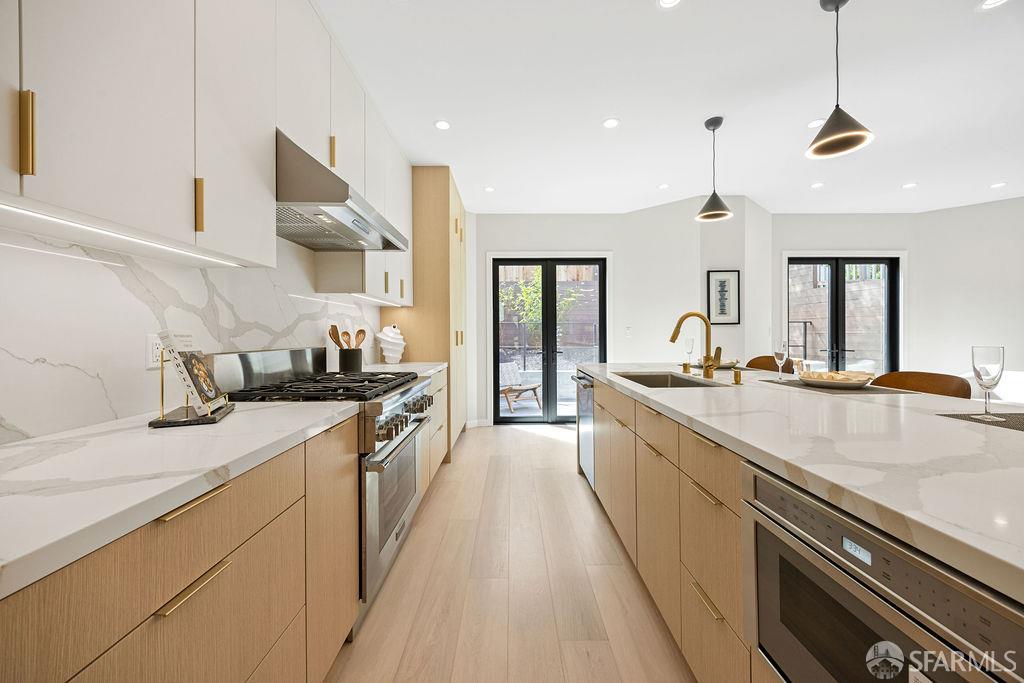 Detail Gallery Image 18 of 68 For 480 Andover St, San Francisco,  CA 94110 - 3 Beds | 3/1 Baths