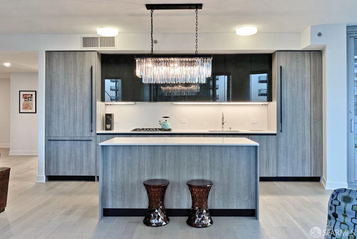 Photo #2: 425072170 Listing: Photo #2