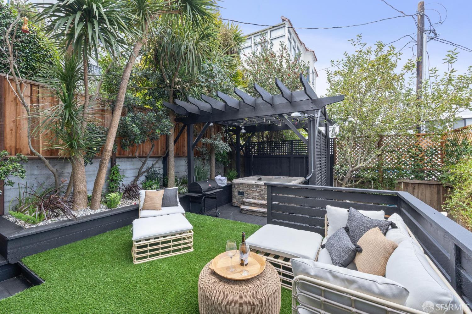 Detail Gallery Image 48 of 58 For 2841 Larkin St, San Francisco,  CA 94019 - 4 Beds | 3/1 Baths