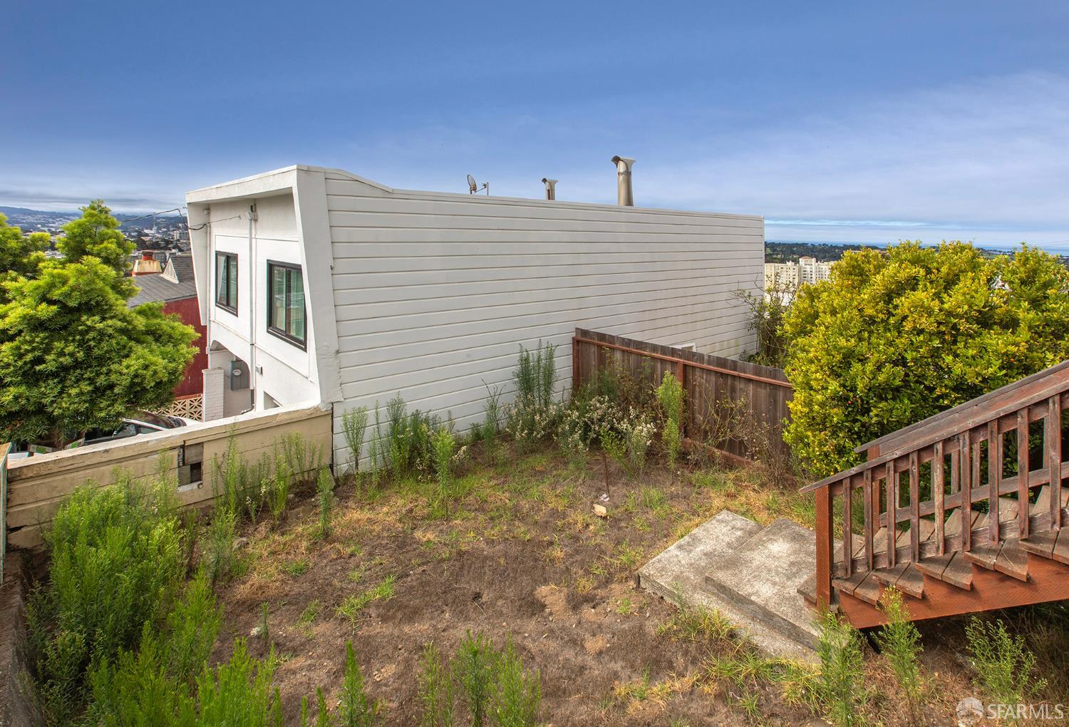 Detail Gallery Image 25 of 34 For 501 Sargent St, San Francisco,  CA 94132 - 3 Beds | 2 Baths