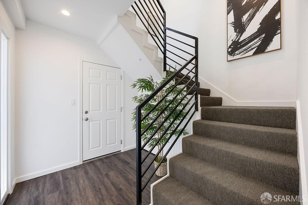 Detail Gallery Image 4 of 30 For 299 Sagamore St, San Francisco,  CA 94112 - 5 Beds | 4 Baths