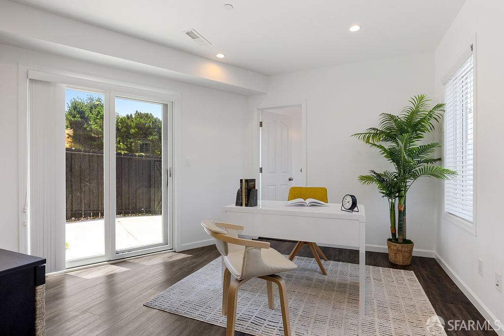 Detail Gallery Image 2 of 30 For 299 Sagamore St, San Francisco,  CA 94112 - 5 Beds | 4 Baths