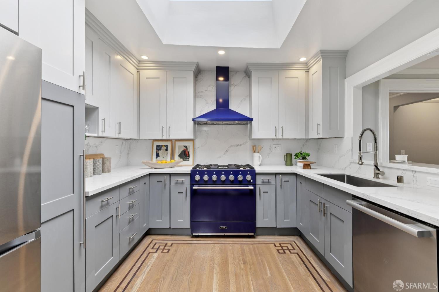 Detail Gallery Image 17 of 58 For 2841 Larkin St, San Francisco,  CA 94019 - 4 Beds | 3/1 Baths