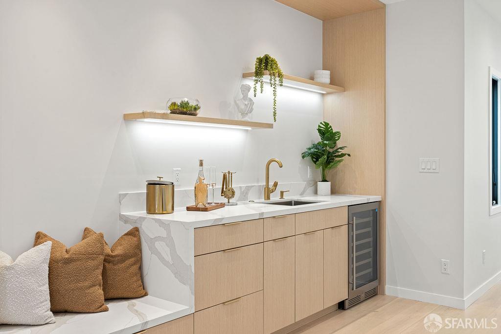 Detail Gallery Image 9 of 68 For 480 Andover St, San Francisco,  CA 94110 - 3 Beds | 3/1 Baths