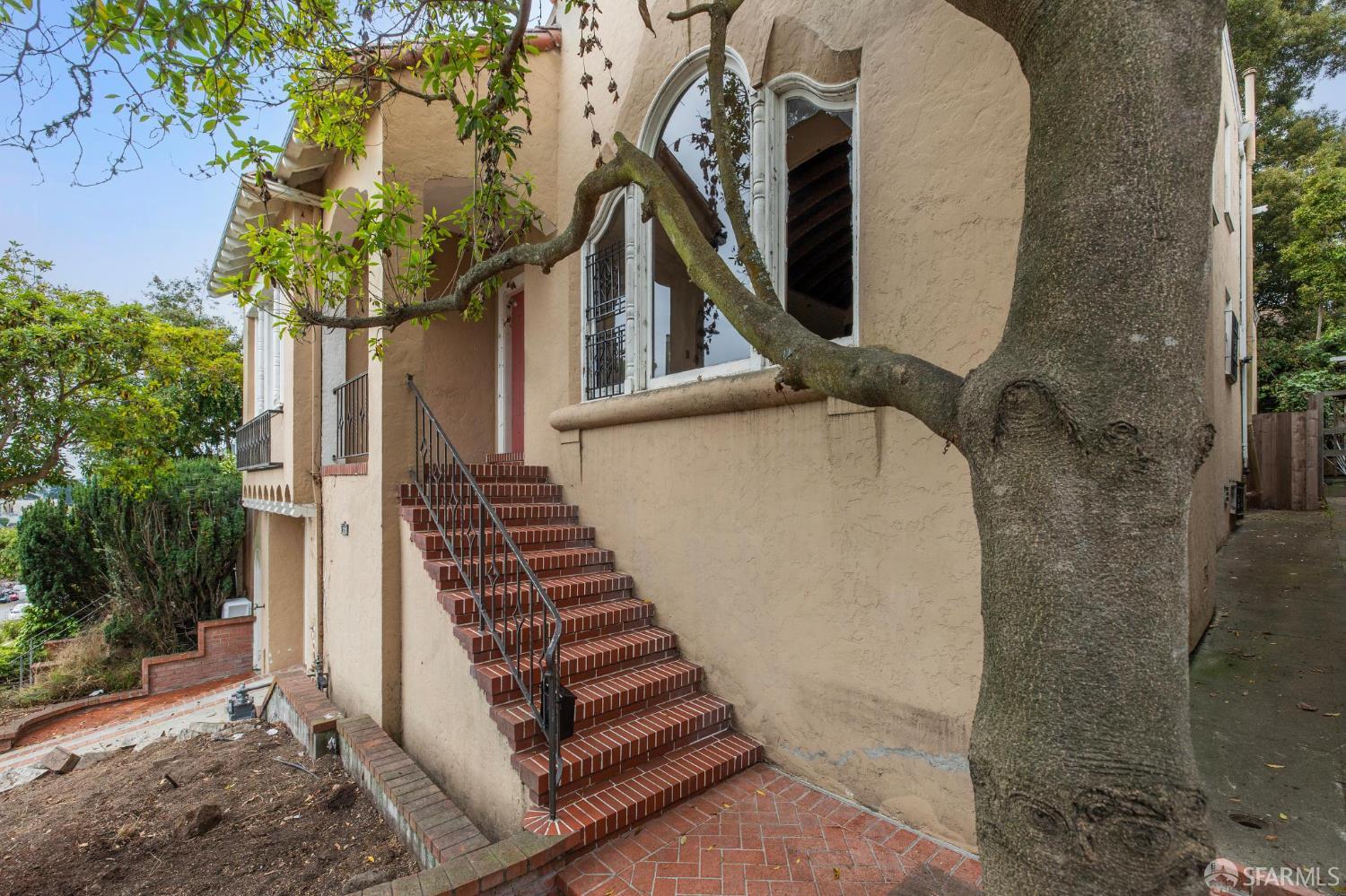 Detail Gallery Image 4 of 77 For 110 Forest Side Ave, San Francisco,  CA 94127 - 4 Beds | 3 Baths