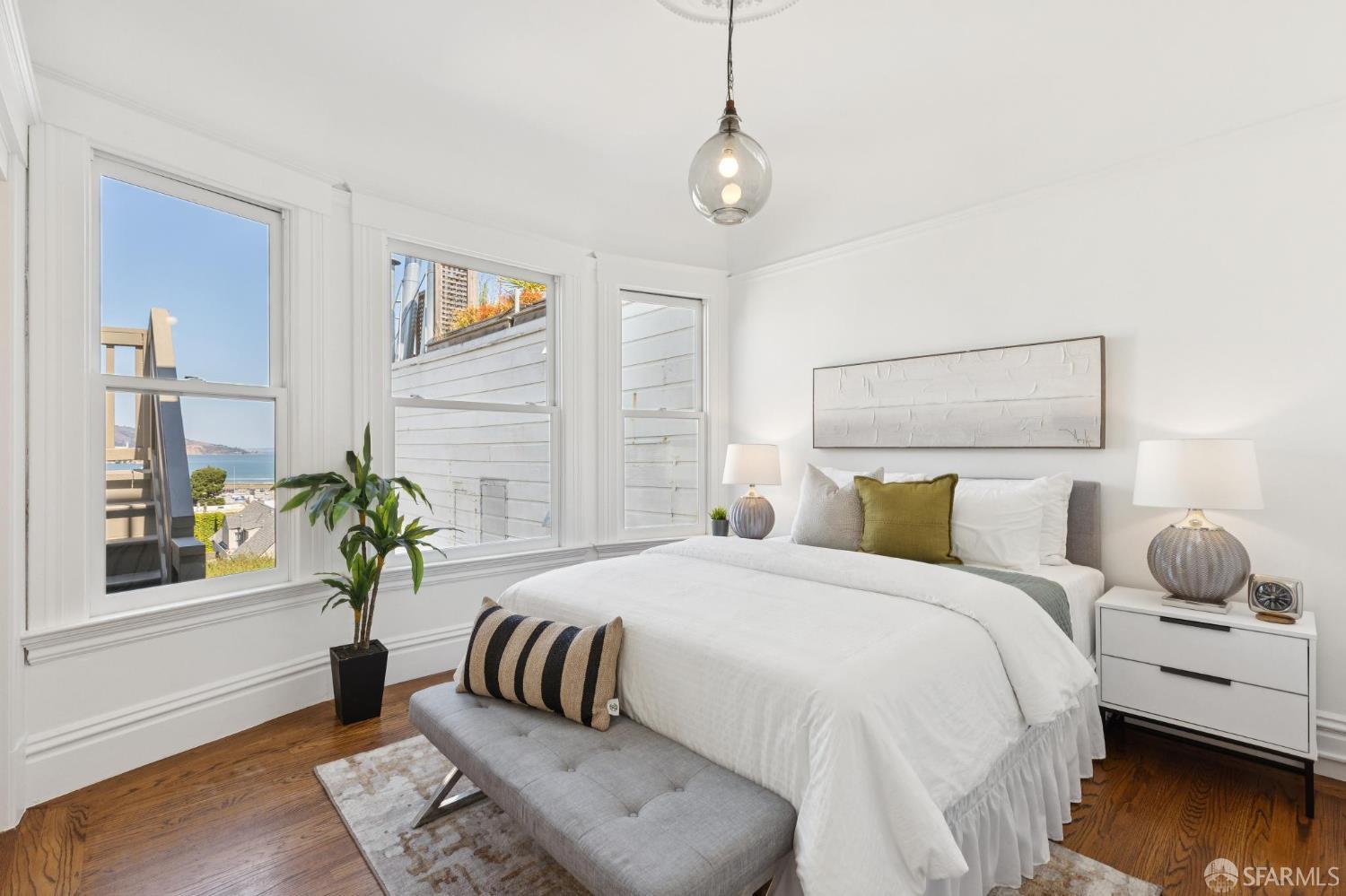 Detail Gallery Image 12 of 24 For 880 Chestnut St, San Francisco,  CA 94133 - 2 Beds | 1 Baths