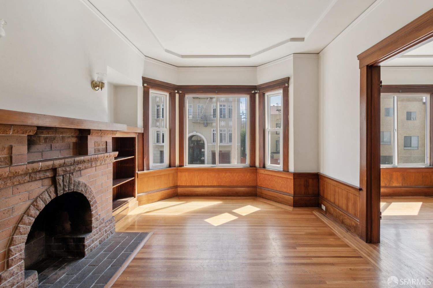 Detail Gallery Image 12 of 17 For 1374 Chestnut St, San Francisco,  CA 94123 - 4 Beds | 2 Baths