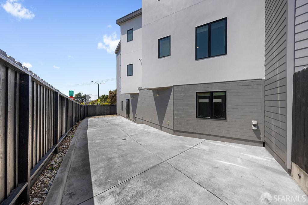 Detail Gallery Image 27 of 30 For 299 Sagamore St, San Francisco,  CA 94112 - 5 Beds | 4 Baths