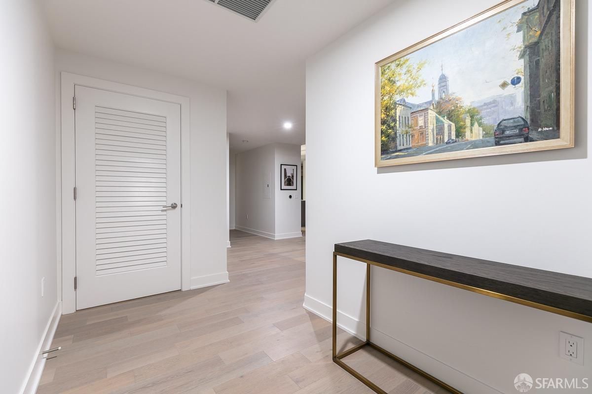 Photo #8: 425072170 Listing: Photo #8