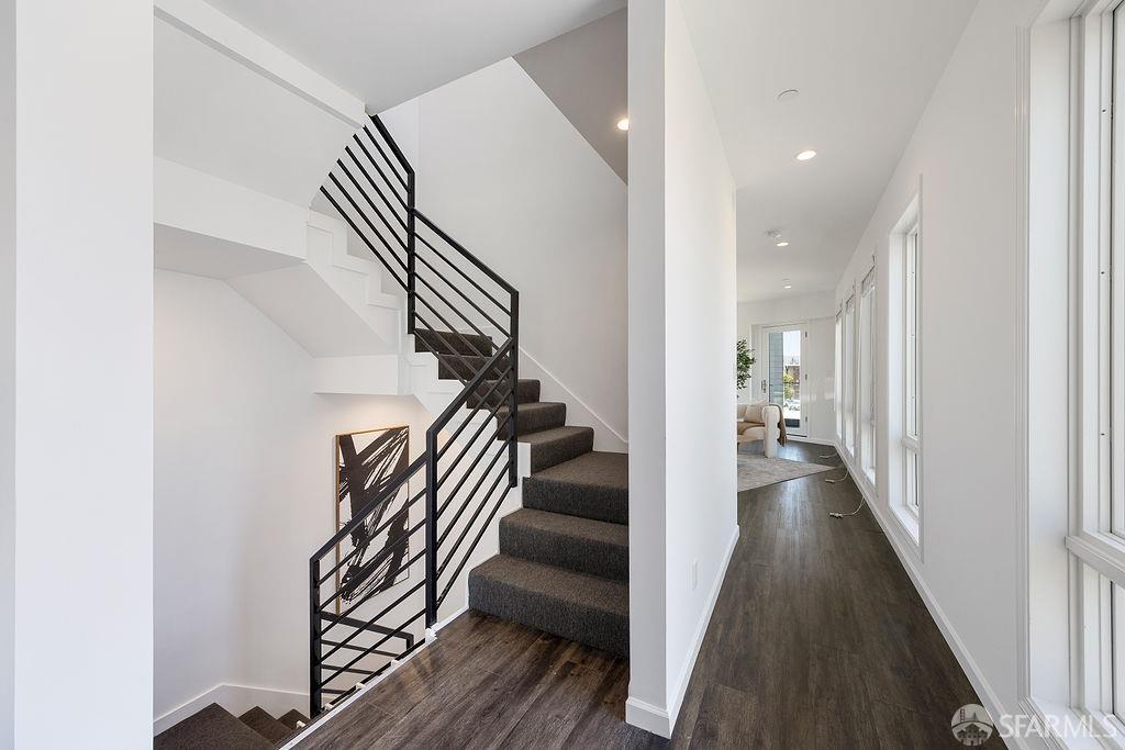 Detail Gallery Image 8 of 30 For 299 Sagamore St, San Francisco,  CA 94112 - 5 Beds | 4 Baths