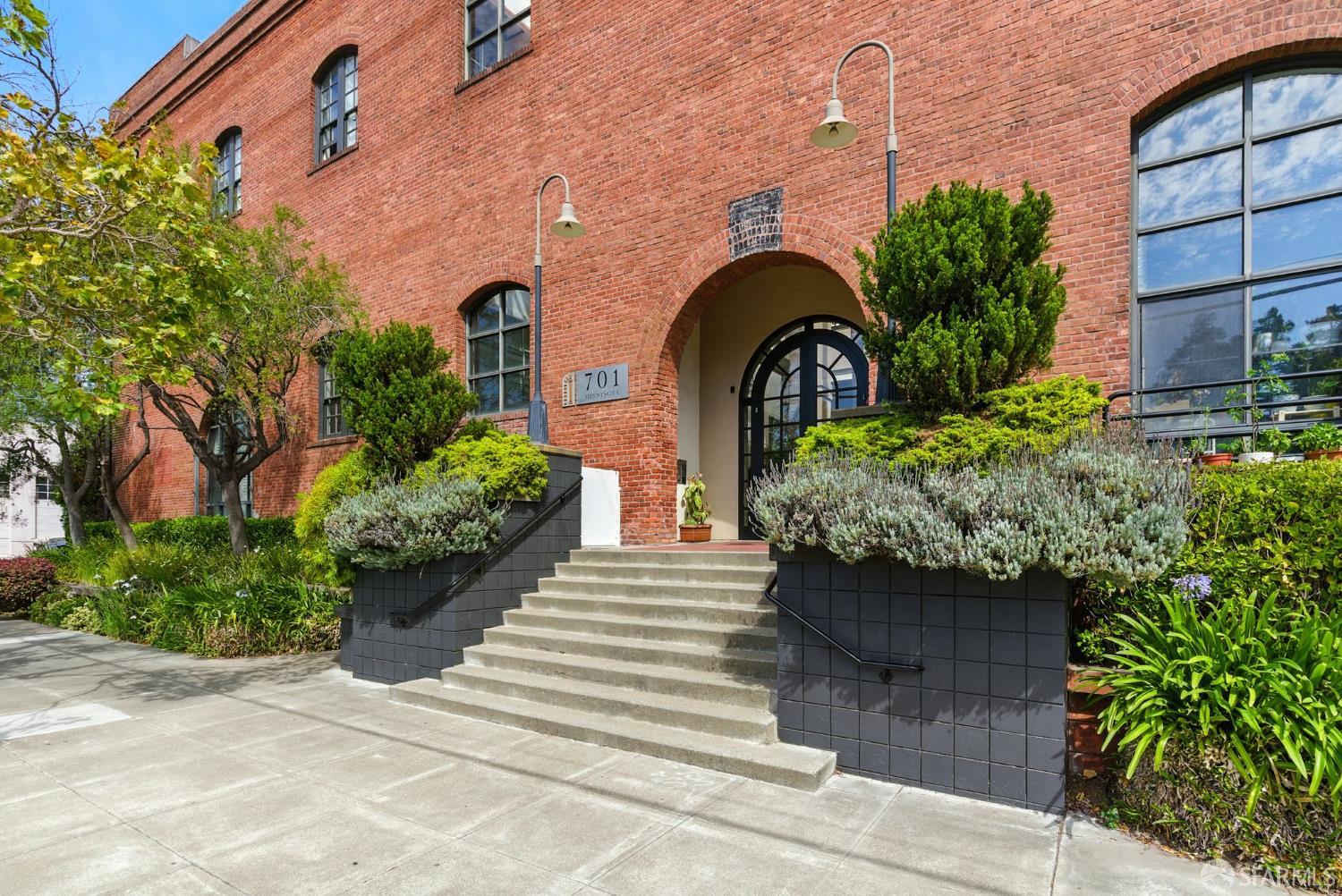 Photo #33: 425072350 Listing: Photo #33