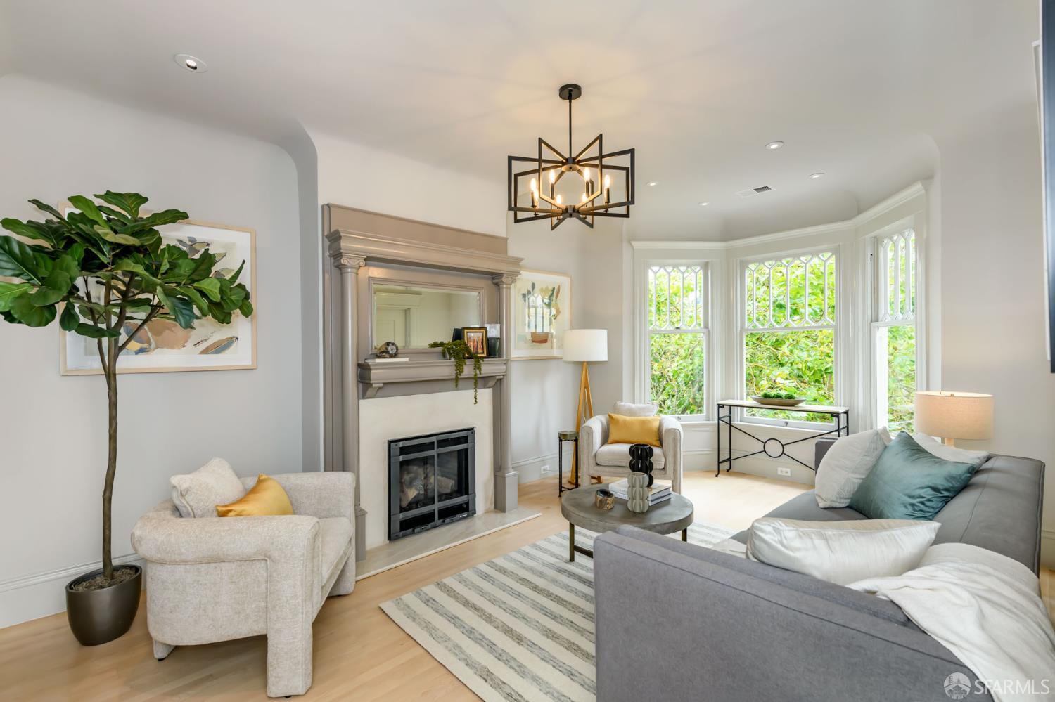 Photo #2: 425071697 Listing 