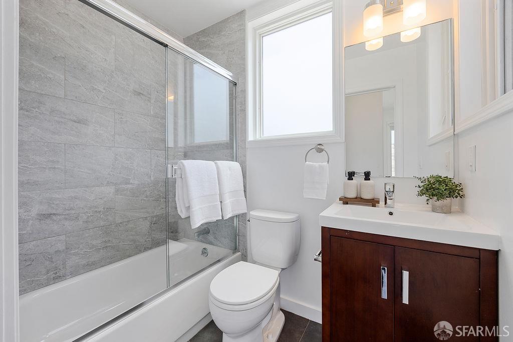 Detail Gallery Image 15 of 30 For 299 Sagamore St, San Francisco,  CA 94112 - 5 Beds | 4 Baths