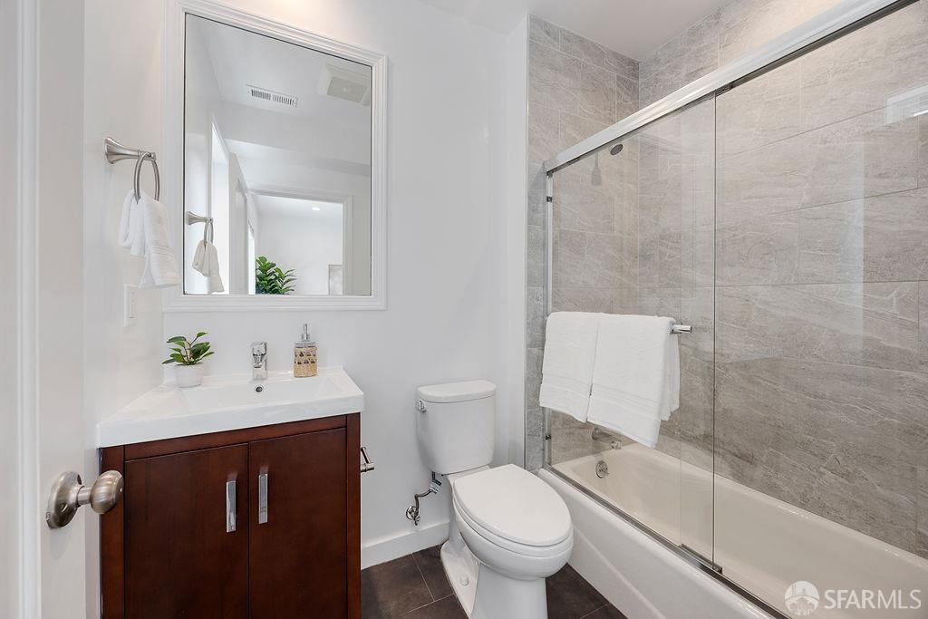 Detail Gallery Image 12 of 30 For 299 Sagamore St, San Francisco,  CA 94112 - 5 Beds | 4 Baths