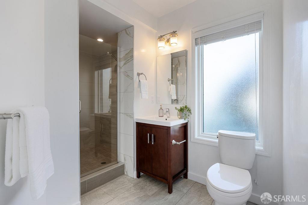 Detail Gallery Image 3 of 30 For 299 Sagamore St, San Francisco,  CA 94112 - 5 Beds | 4 Baths