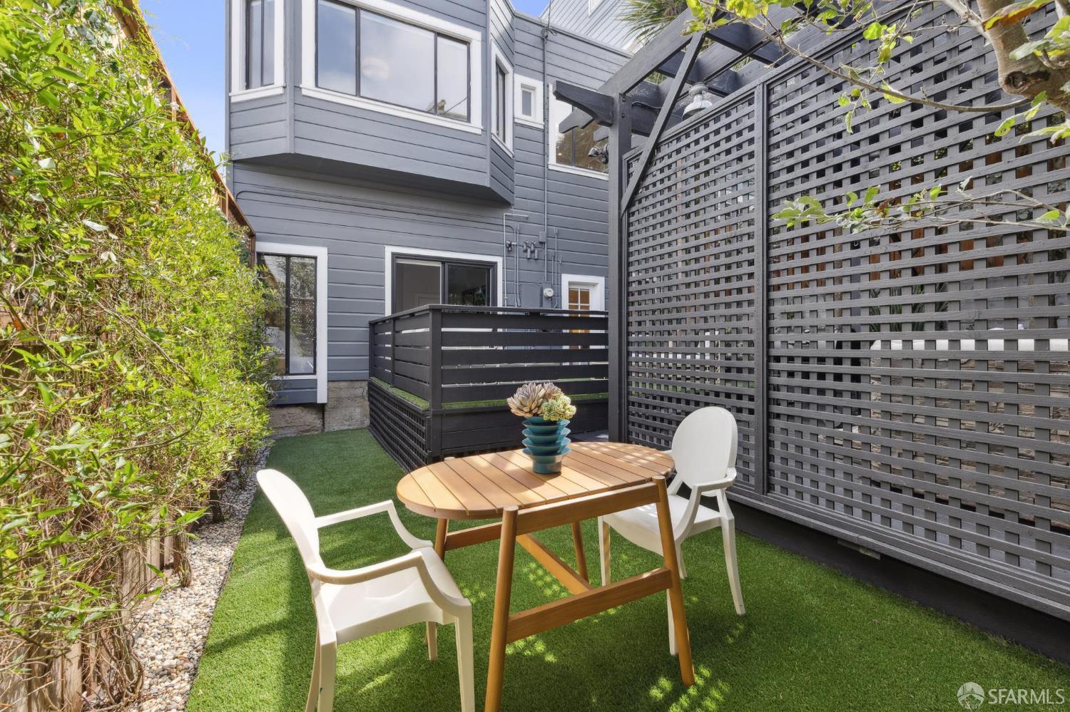 Detail Gallery Image 54 of 58 For 2841 Larkin St, San Francisco,  CA 94019 - 4 Beds | 3/1 Baths