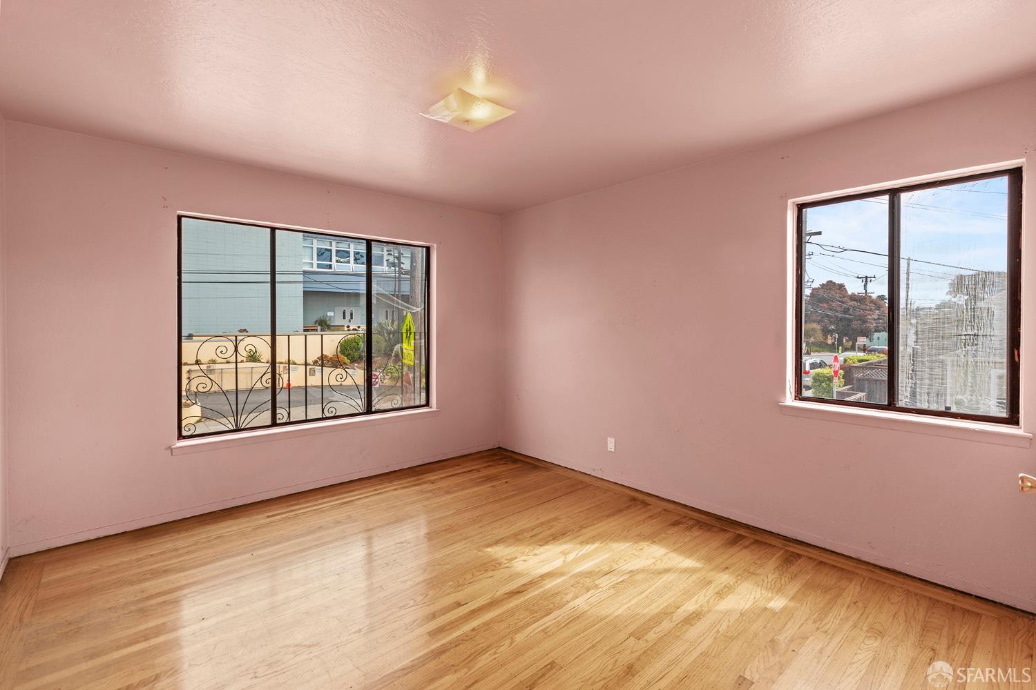 Detail Gallery Image 14 of 34 For 501 Sargent St, San Francisco,  CA 94132 - 3 Beds | 2 Baths