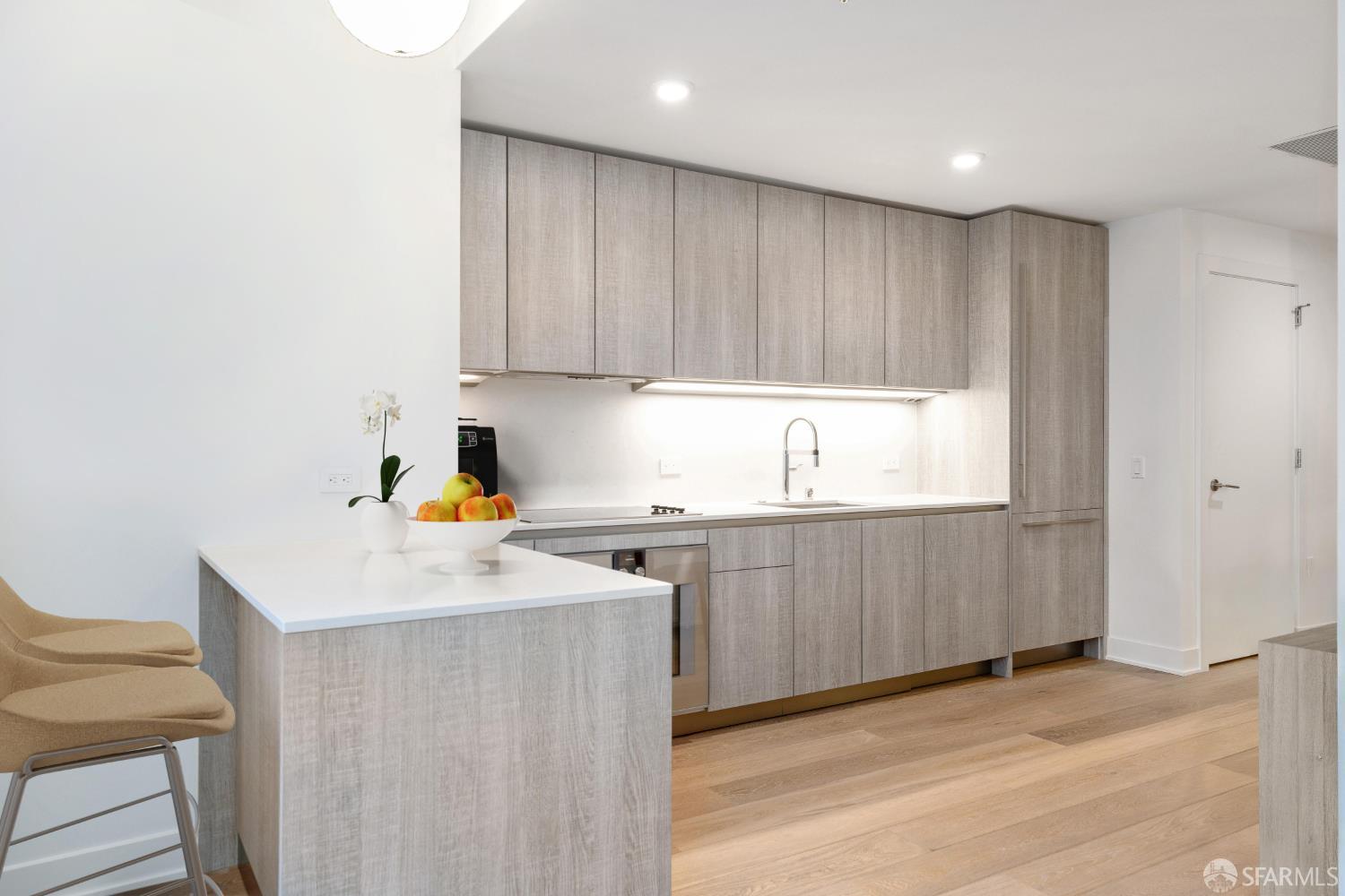 Photo #5: 425059767 Listing 