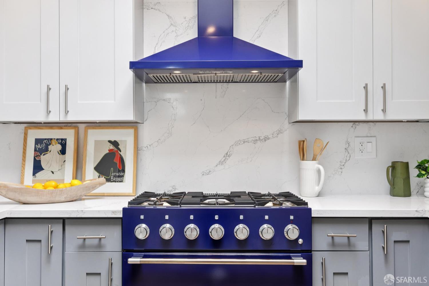 Detail Gallery Image 20 of 58 For 2841 Larkin St, San Francisco,  CA 94019 - 4 Beds | 3/1 Baths