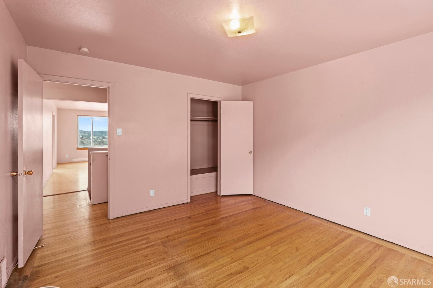 Detail Gallery Image 12 of 34 For 501 Sargent St, San Francisco,  CA 94132 - 3 Beds | 2 Baths