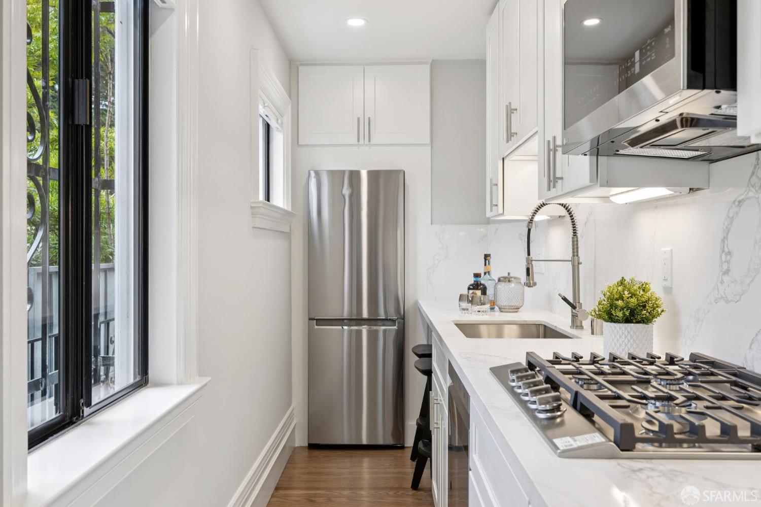 Detail Gallery Image 46 of 58 For 2841 Larkin St, San Francisco,  CA 94019 - 4 Beds | 3/1 Baths
