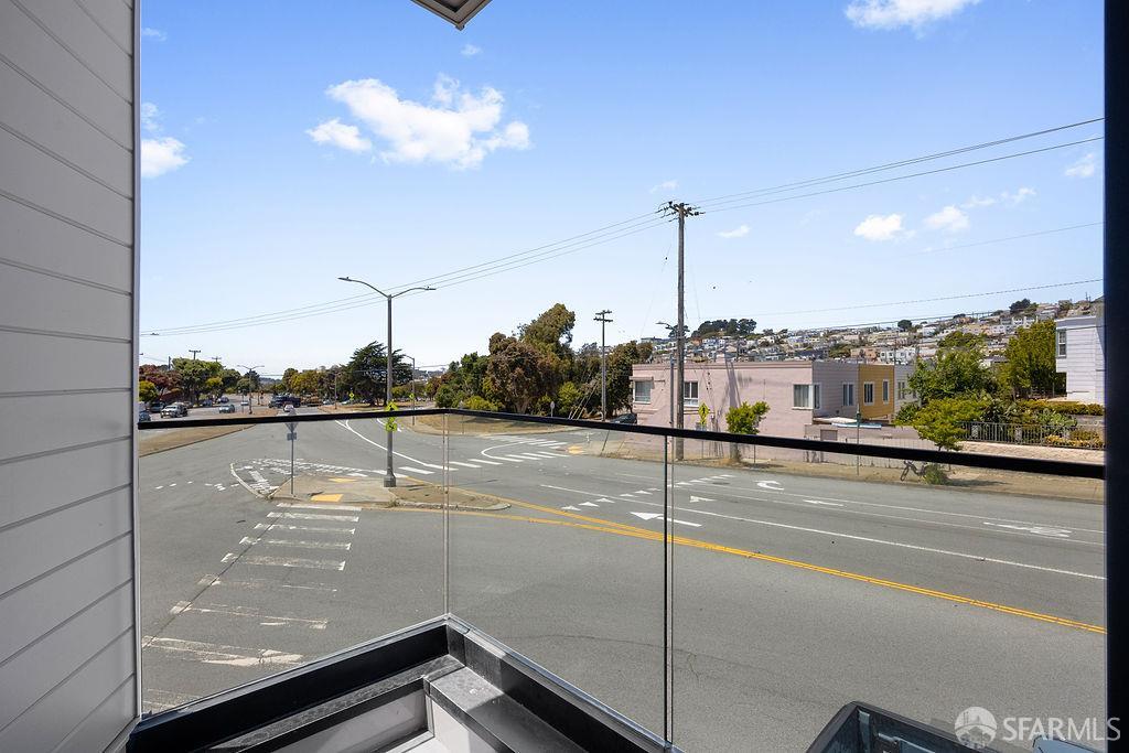 Detail Gallery Image 25 of 30 For 299 Sagamore St, San Francisco,  CA 94112 - 5 Beds | 4 Baths