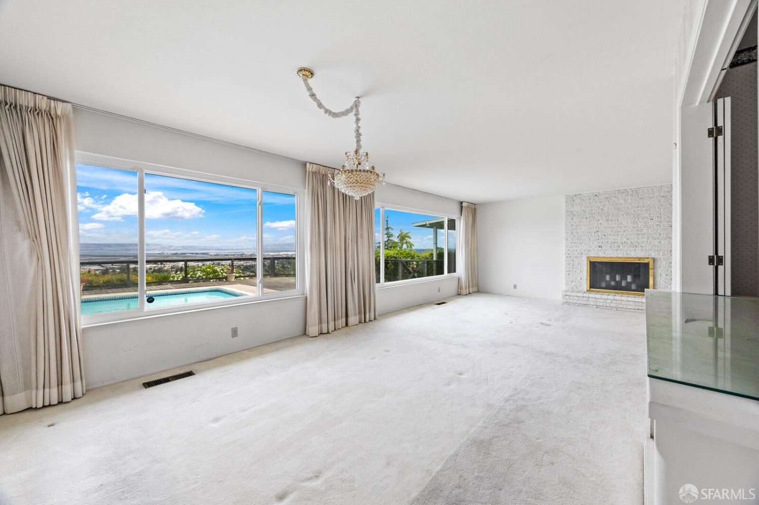 Detail Gallery Image 5 of 32 For 1033 Hewitt Dr, San Carlos,  CA 94070 - 3 Beds | 2 Baths