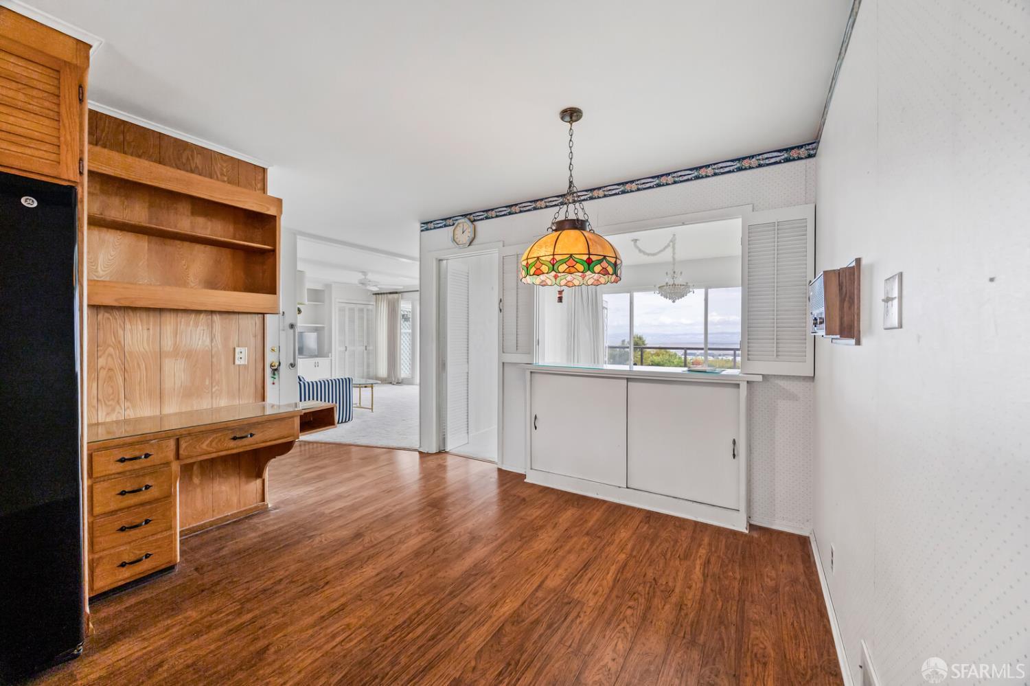 Detail Gallery Image 11 of 32 For 1033 Hewitt Dr, San Carlos,  CA 94070 - 3 Beds | 2 Baths