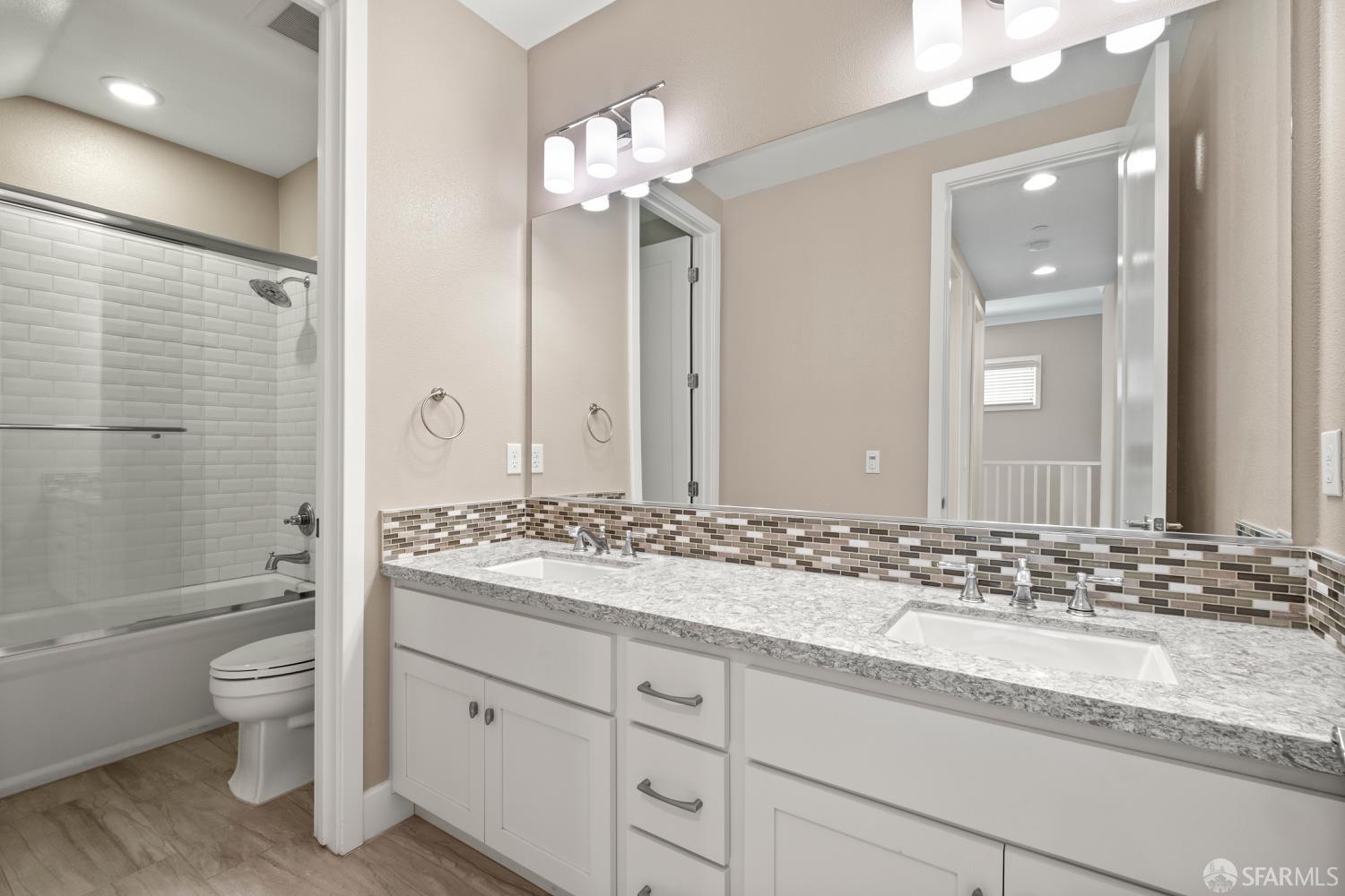 Detail Gallery Image 11 of 29 For 73 Summit Way, San Francisco,  CA 94132 - 3 Beds | 2/1 Baths