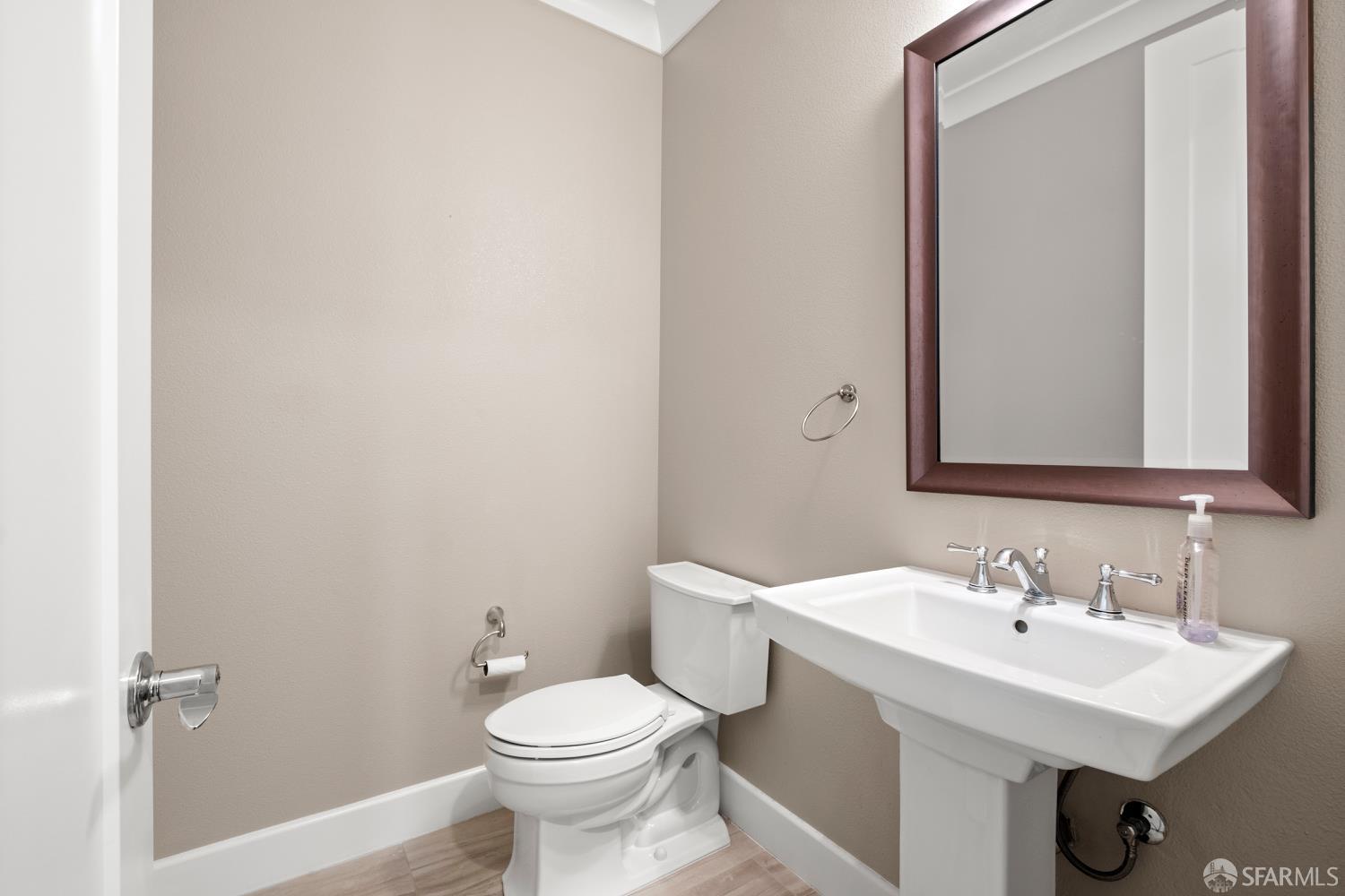 Detail Gallery Image 10 of 29 For 73 Summit Way, San Francisco,  CA 94132 - 3 Beds | 2/1 Baths