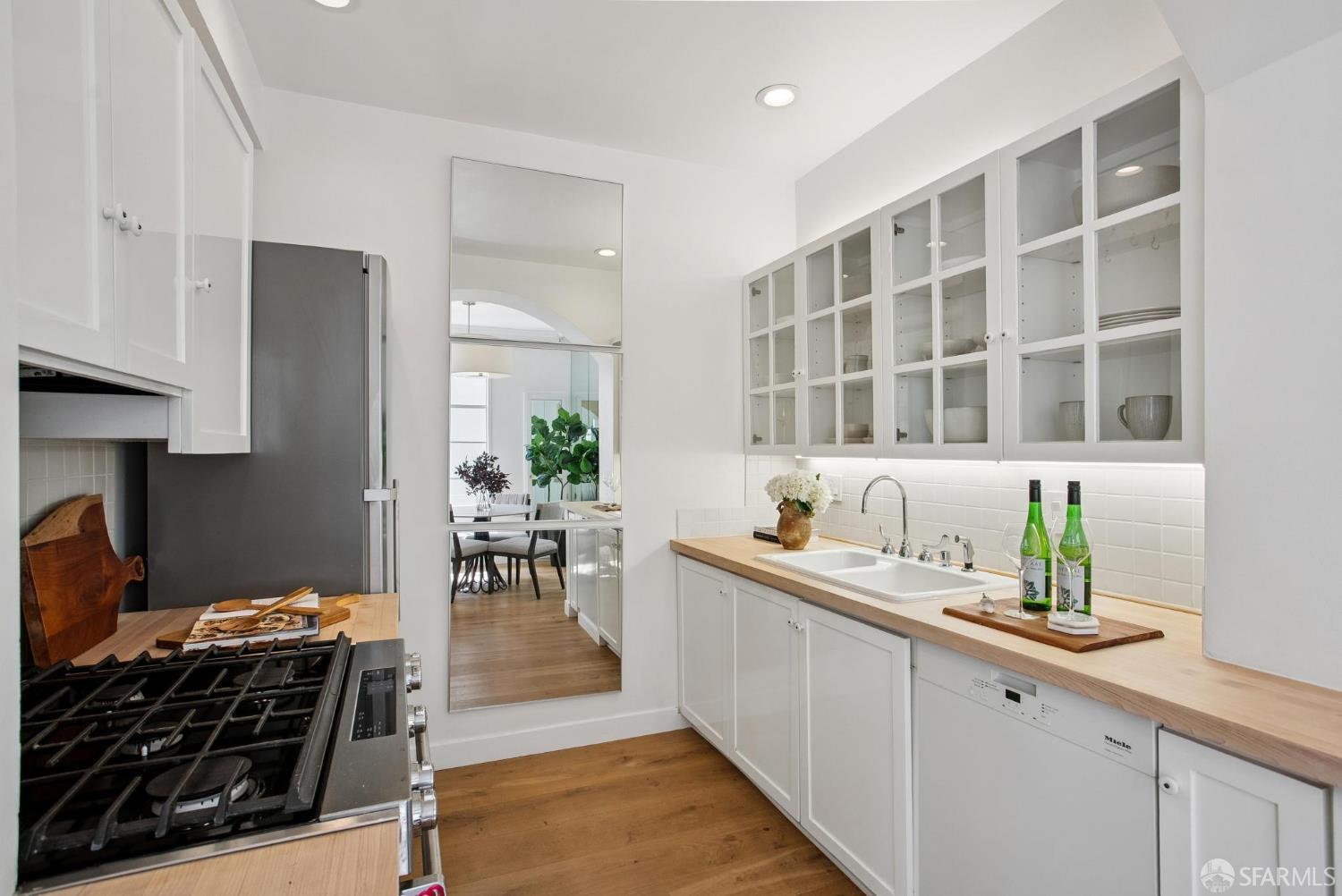 Photo #6: 425072496 Listing 