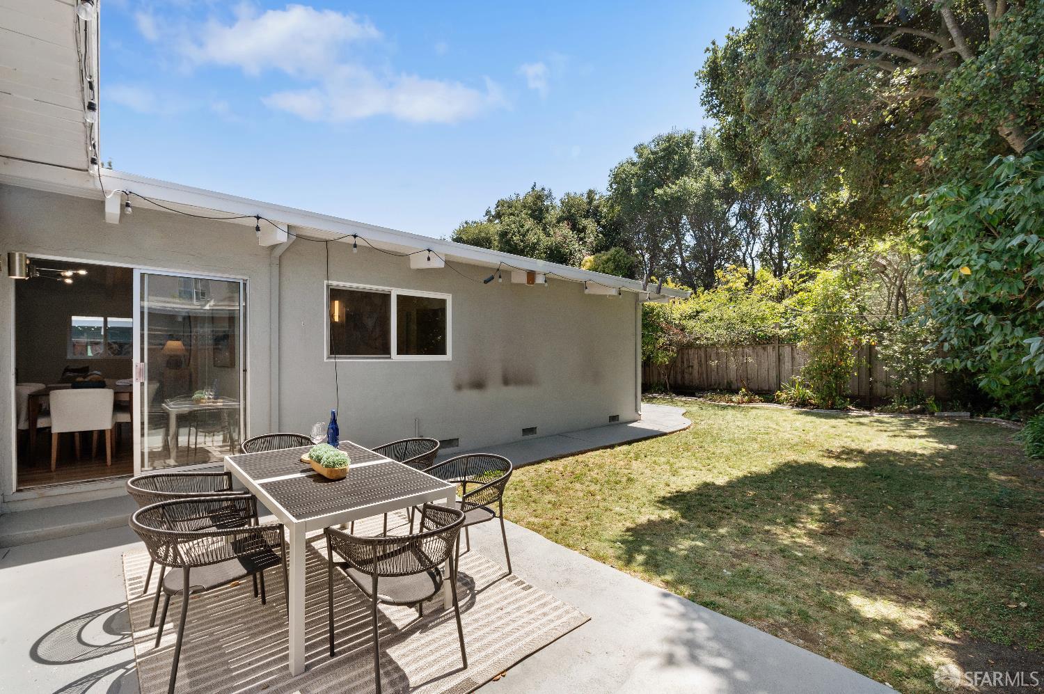 Detail Gallery Image 28 of 33 For 60 Callie Ln, Menlo Park,  CA 94025 - 3 Beds | 2 Baths