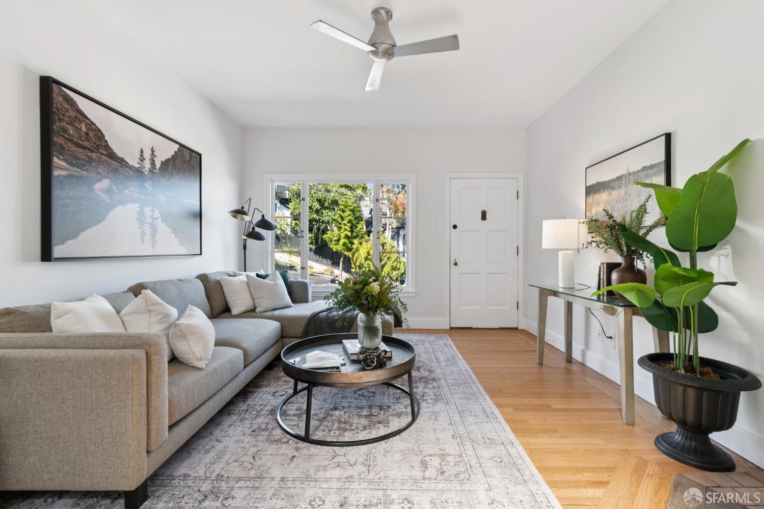 Detail Gallery Image 4 of 22 For 1670 York St, San Francisco,  CA 94110 - 3 Beds | 1 Baths