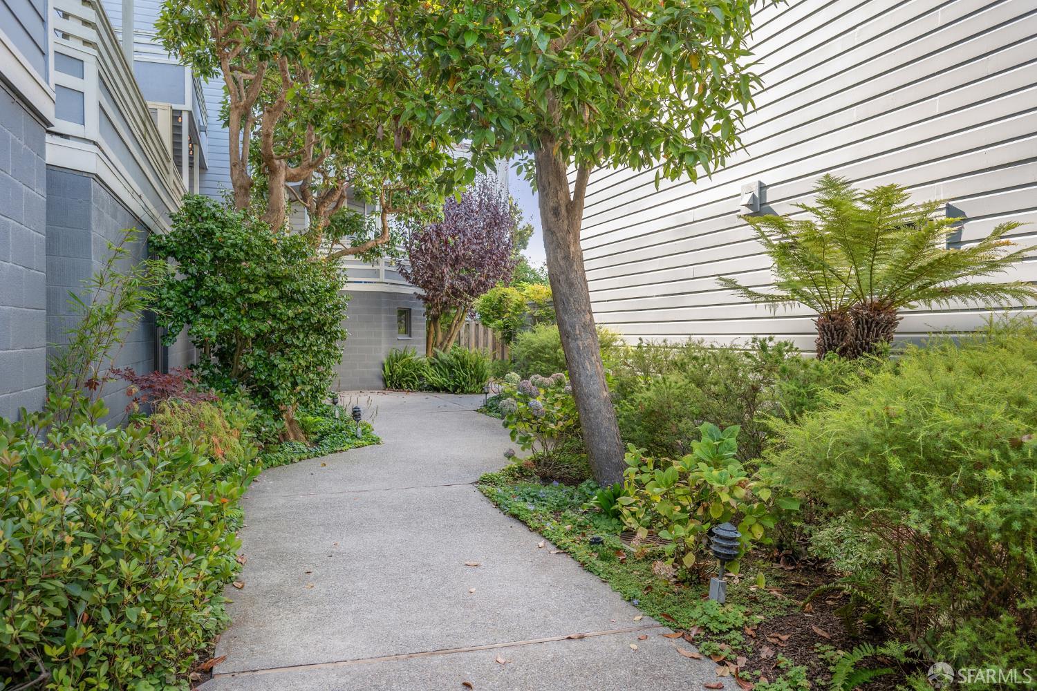Photo #37: 425071883 Listing: Photo #37