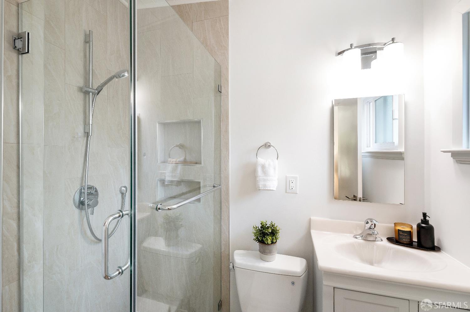 Detail Gallery Image 20 of 33 For 60 Callie Ln, Menlo Park,  CA 94025 - 3 Beds | 2 Baths