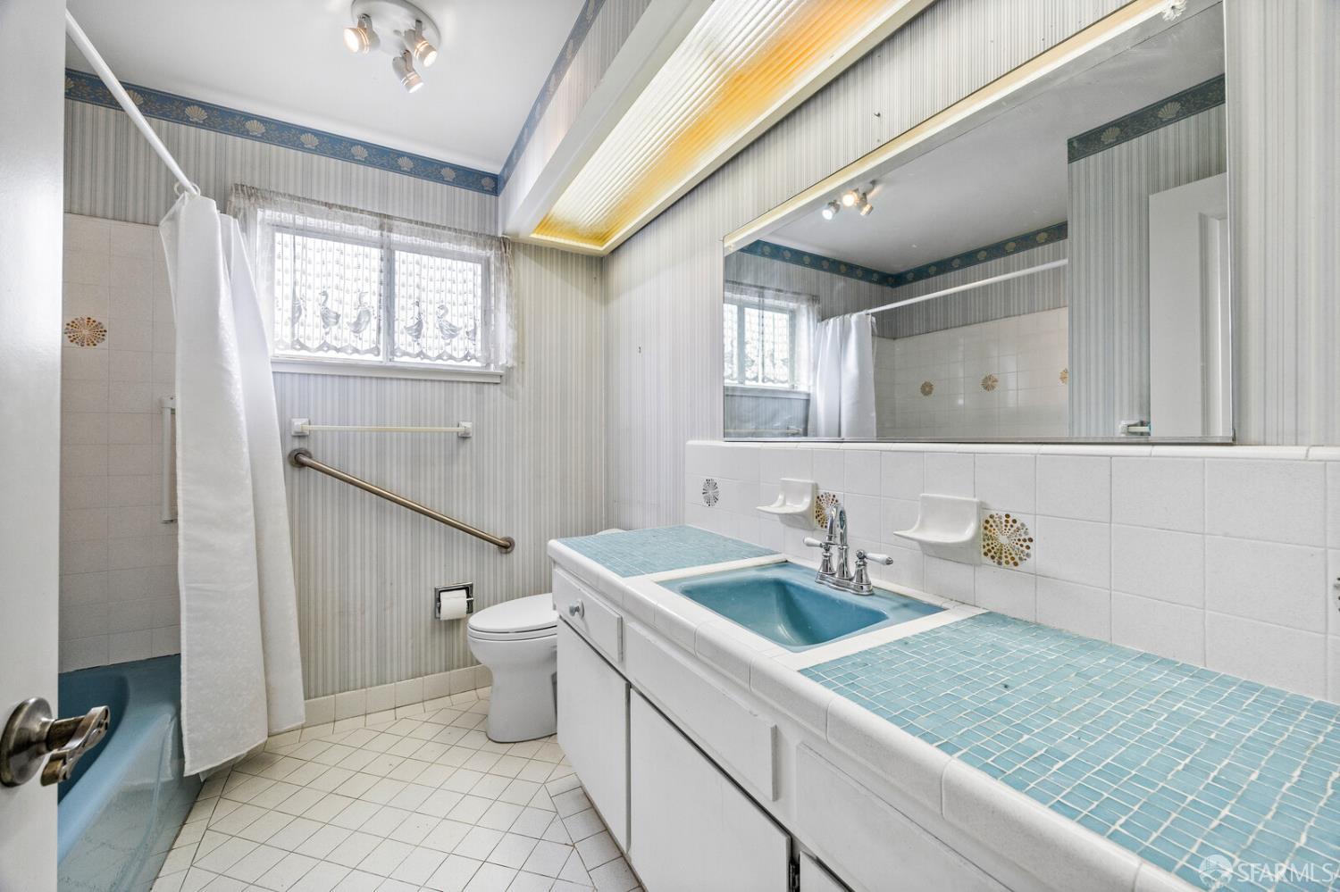 Detail Gallery Image 20 of 32 For 1033 Hewitt Dr, San Carlos,  CA 94070 - 3 Beds | 2 Baths